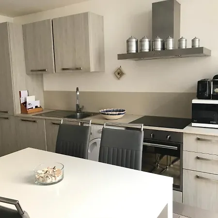 Lovely In Old - 1min From The Port And The Beach Apartment