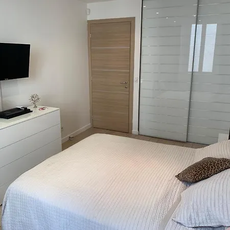Lovely In Old - 1min From The Port And The Beach