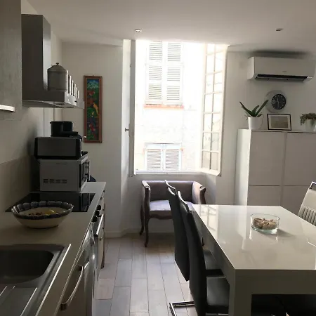 Lovely In Old - 1min From The Port And The Beach Appartement