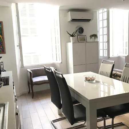 Appartement Lovely In Old - 1min From The Port And The Beach